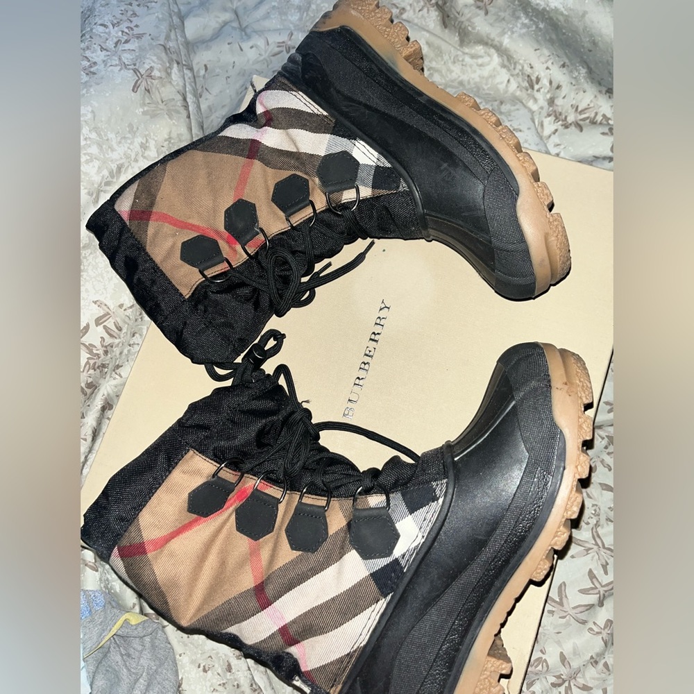 Like new authentic Burberry Snow rain winter boots